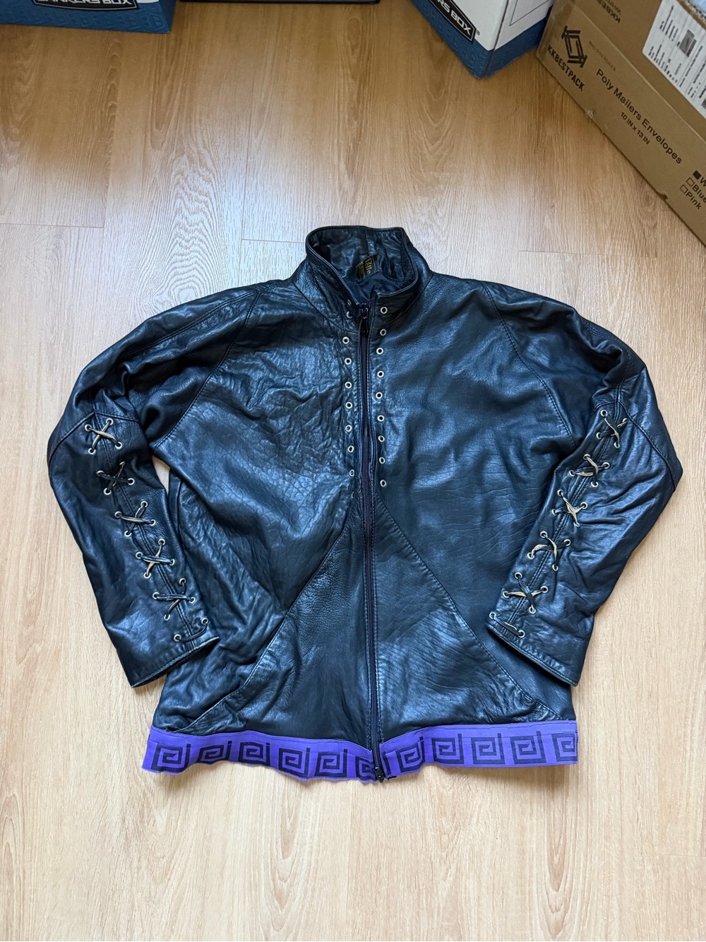 Vintage Vera Pelle Black Italian Leather Jacket with Lace-Up Sleeves Medium